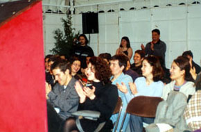 Ah� va, c�mo se parece �se del p�blico al director, :-)