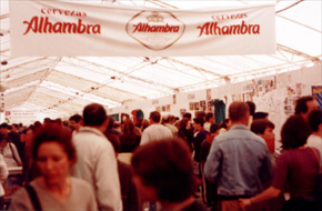 El domingo por la ma�ana ya no cab�a nadie m�s en las carpas. �Qu� �xito!